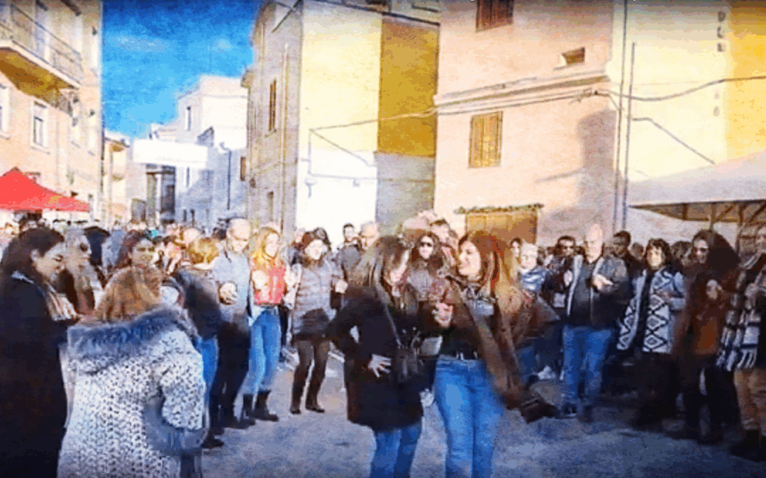 Che legame hanno i balli sardi col territorio?